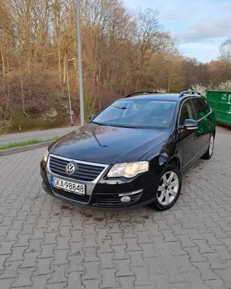 volkswagen Volkswagen Passat cena 18000 przebieg: 305000, rok produkcji 2008 z Gdynia